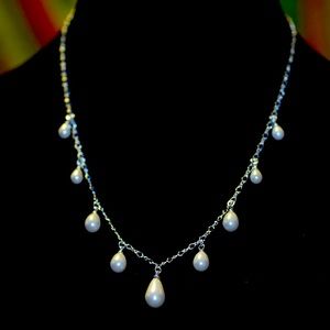 Women’s Pearl Necklace